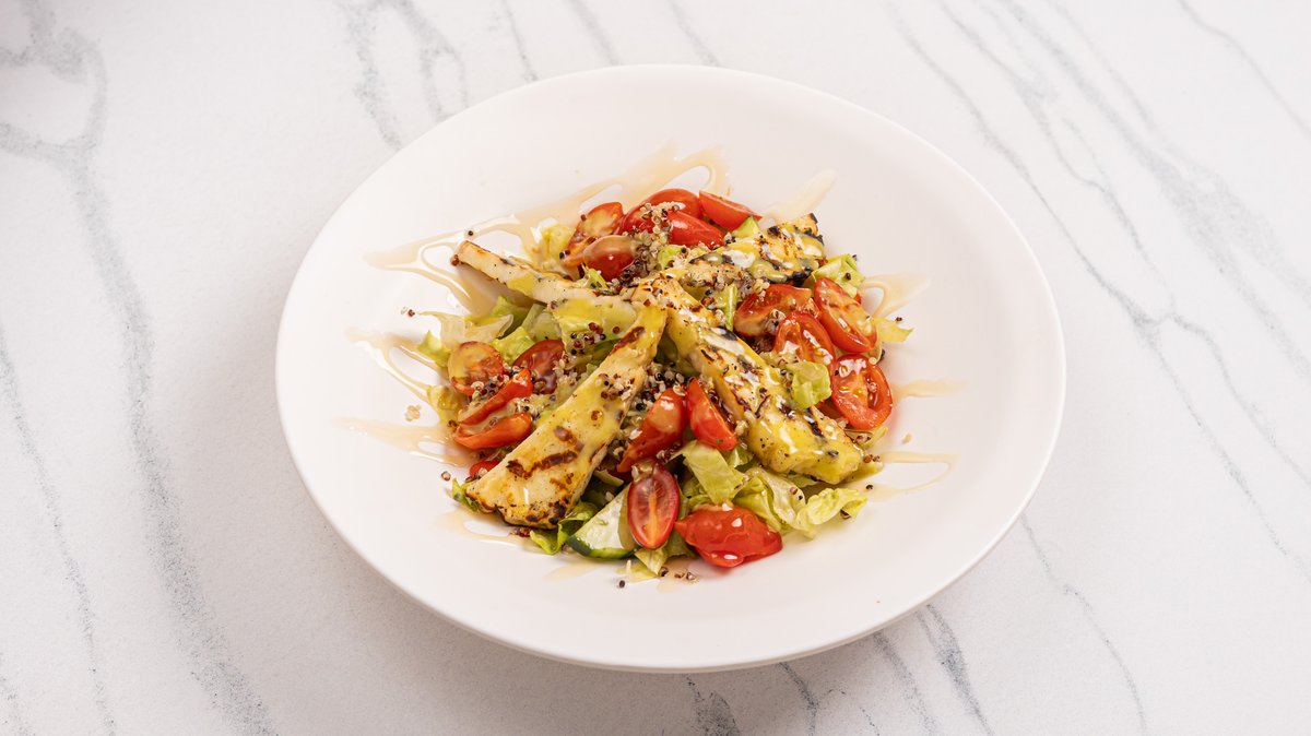 Halloumi salad with quinoa
